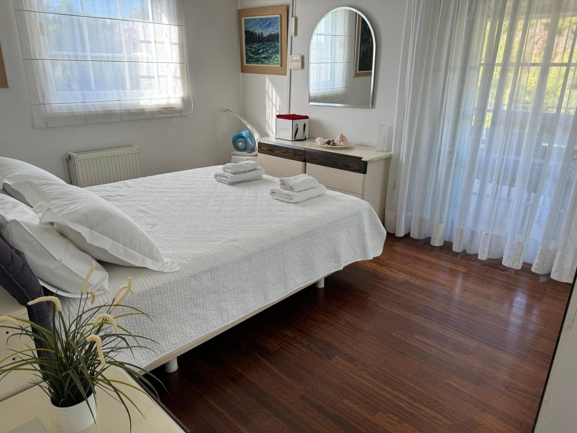 Vouliagmeni Seaside Escape Apartment Athens Exterior photo